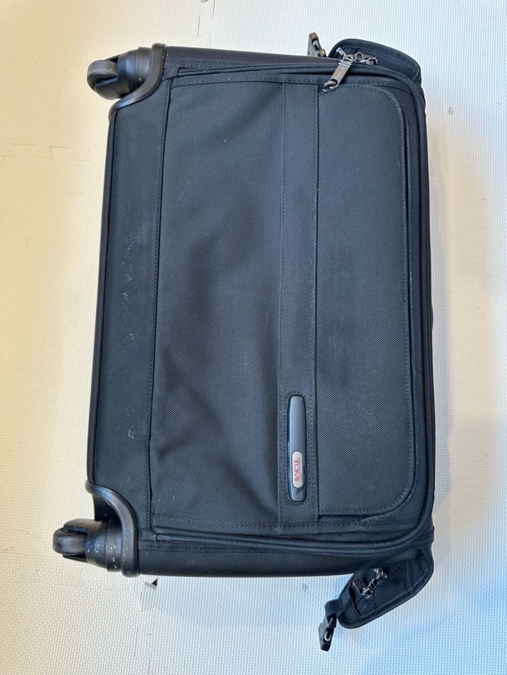 Tumi Black Rolling Business Carry-On with Front Organizer - Picture 4 of 14
